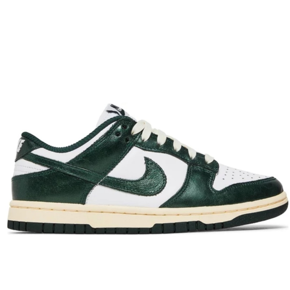 Nike dunk low vintage green